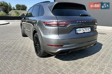 Внедорожник / Кроссовер Porsche Cayenne 2019 в 