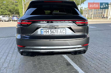 Внедорожник / Кроссовер Porsche Cayenne 2019 в 
