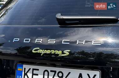 Внедорожник / Кроссовер Porsche Cayenne 2017 в 