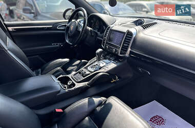 Внедорожник / Кроссовер Porsche Cayenne 2013 в 