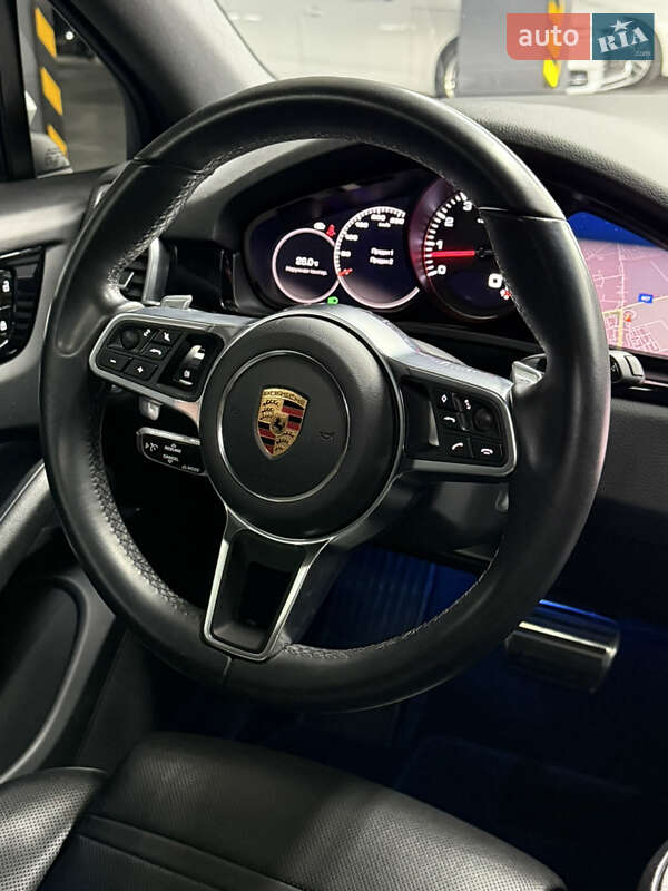 Внедорожник / Кроссовер Porsche Cayenne 2018 в Одессе