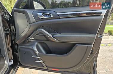 Внедорожник / Кроссовер Porsche Cayenne 2013 в 
