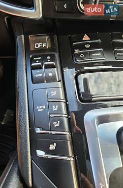 Внедорожник / Кроссовер Porsche Cayenne 2013 в 