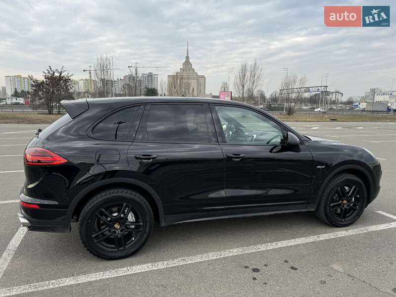 Позашляховик / Кросовер Porsche Cayenne 2016 в Києві
