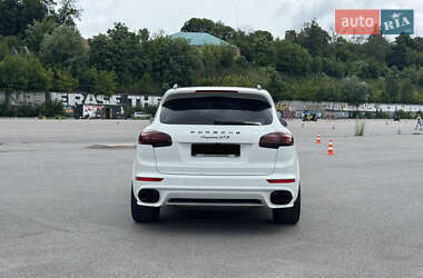 Позашляховик / Кросовер Porsche Cayenne 2015 в 