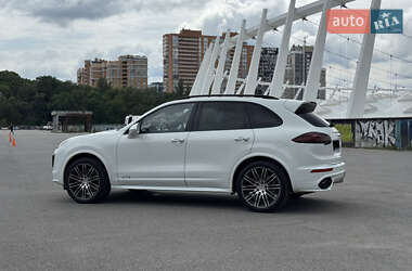 Позашляховик / Кросовер Porsche Cayenne 2015 в 