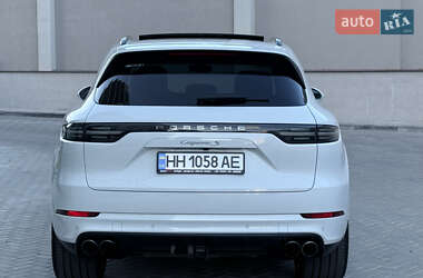 Внедорожник / Кроссовер Porsche Cayenne 2020 в 