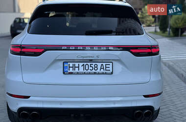 Внедорожник / Кроссовер Porsche Cayenne 2020 в 