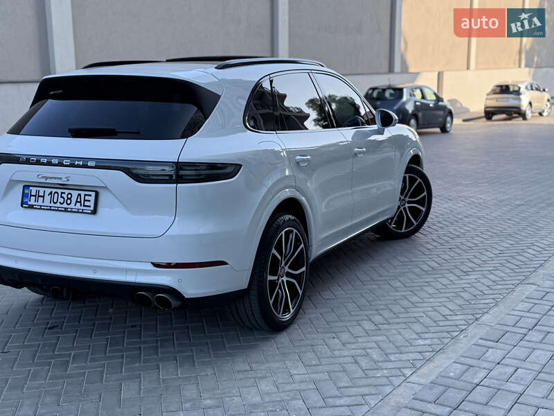 Внедорожник / Кроссовер Porsche Cayenne 2019 в Одессе
