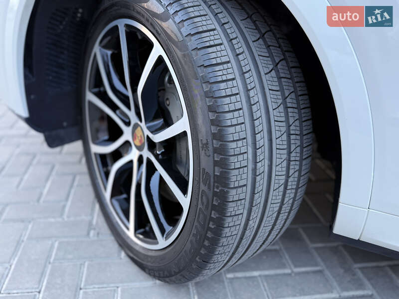 Внедорожник / Кроссовер Porsche Cayenne 2019 в Одессе