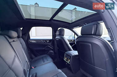 Внедорожник / Кроссовер Porsche Cayenne 2020 в 