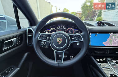 Внедорожник / Кроссовер Porsche Cayenne 2020 в 