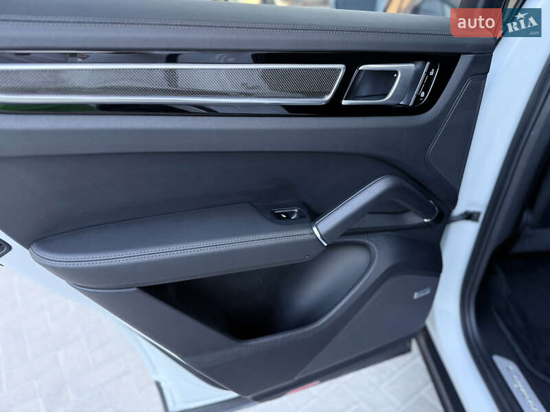 Внедорожник / Кроссовер Porsche Cayenne 2019 в Одессе