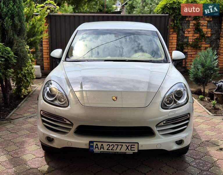 Позашляховик / Кросовер Porsche Cayenne 2013 в Запоріжжі