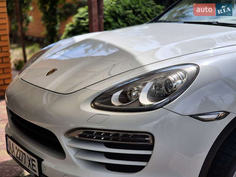 Позашляховик / Кросовер Porsche Cayenne 2013 в Запоріжжі
