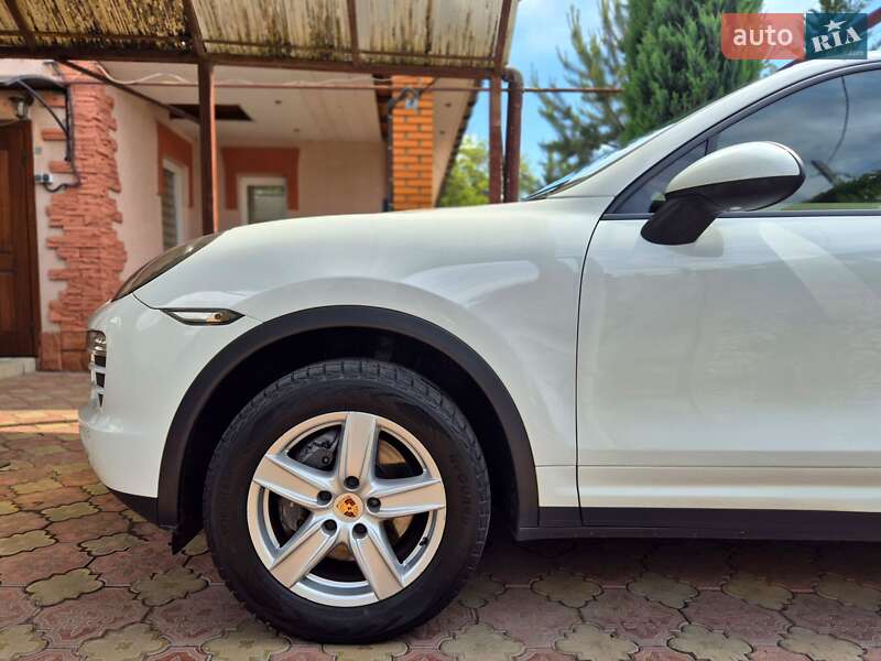 Позашляховик / Кросовер Porsche Cayenne 2013 в Запоріжжі