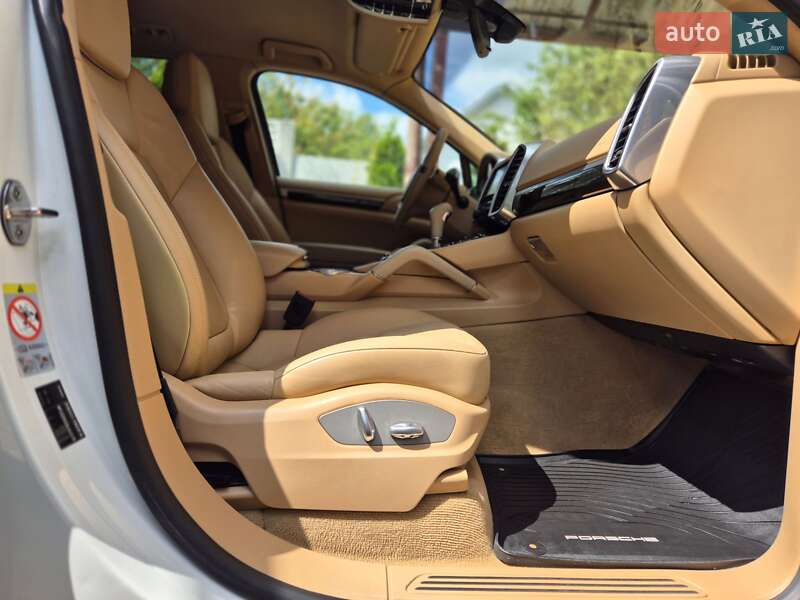 Позашляховик / Кросовер Porsche Cayenne 2013 в Запоріжжі