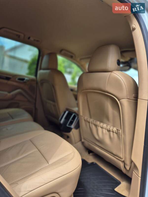 Позашляховик / Кросовер Porsche Cayenne 2013 в Запоріжжі