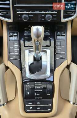 Внедорожник / Кроссовер Porsche Cayenne 2013 в 