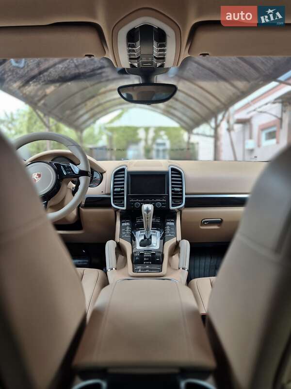 Позашляховик / Кросовер Porsche Cayenne 2013 в Запоріжжі