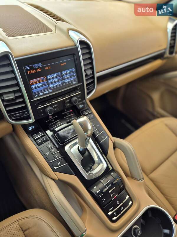 Позашляховик / Кросовер Porsche Cayenne 2013 в Запоріжжі