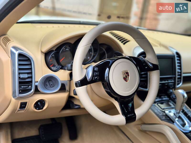 Позашляховик / Кросовер Porsche Cayenne 2013 в Запоріжжі