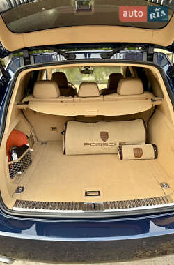 Внедорожник / Кроссовер Porsche Cayenne 2012 в 