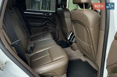 Позашляховик / Кросовер Porsche Cayenne 2013 в 