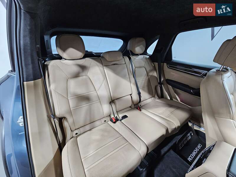 Внедорожник / Кроссовер Porsche Cayenne 2018 в Киеве фото 8 Внедорожник / Кроссовер Porsche Cayenne 2018 в Киеве