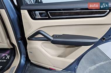 Позашляховик / Кросовер Porsche Cayenne 2018 в 