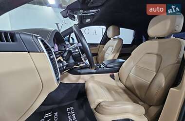 Позашляховик / Кросовер Porsche Cayenne 2018 в 