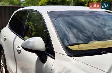 Позашляховик / Кросовер Porsche Cayenne 2013 в 