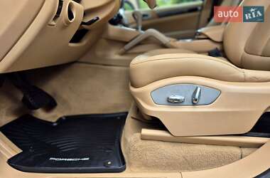 Позашляховик / Кросовер Porsche Cayenne 2013 в 