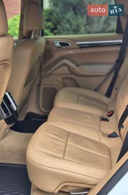 Позашляховик / Кросовер Porsche Cayenne 2013 в 