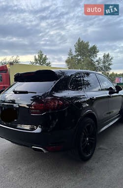 Внедорожник / Кроссовер Porsche Cayenne 2012 в 