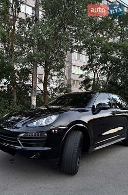 Внедорожник / Кроссовер Porsche Cayenne 2012 в Каменском