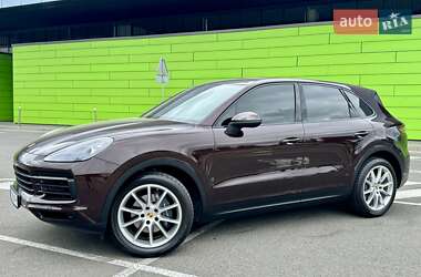 Внедорожник / Кроссовер Porsche Cayenne 2018 в 