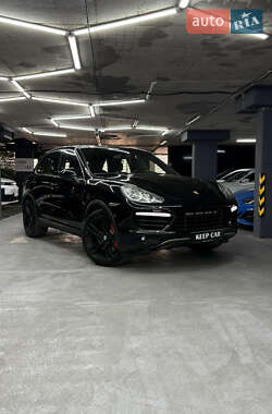 Внедорожник / Кроссовер Porsche Cayenne 2011 в 
