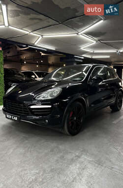 Внедорожник / Кроссовер Porsche Cayenne 2011 в 