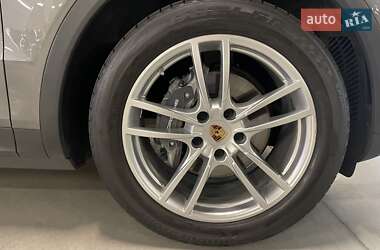 Внедорожник / Кроссовер Porsche Cayenne 2019 в 