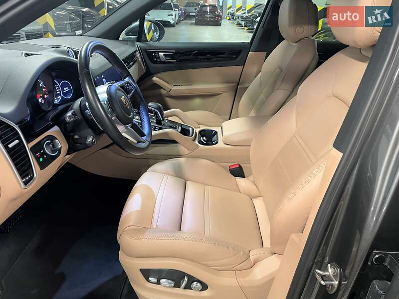 Внедорожник / Кроссовер Porsche Cayenne 2019 в Киеве