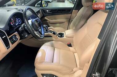 Внедорожник / Кроссовер Porsche Cayenne 2019 в 