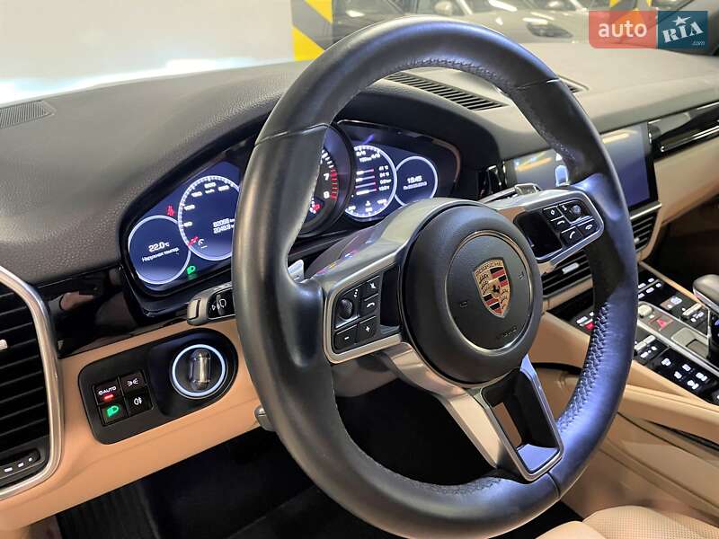 Внедорожник / Кроссовер Porsche Cayenne 2019 в Киеве