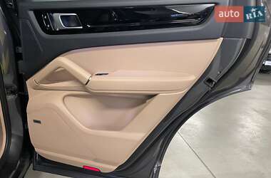 Внедорожник / Кроссовер Porsche Cayenne 2019 в 