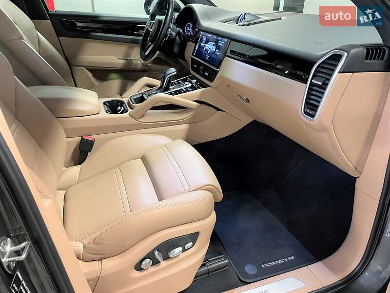 Внедорожник / Кроссовер Porsche Cayenne 2019 в Киеве
