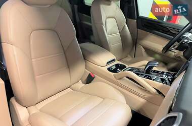 Внедорожник / Кроссовер Porsche Cayenne 2019 в 