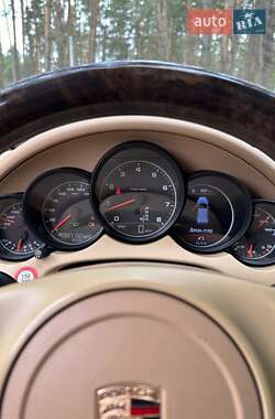 Внедорожник / Кроссовер Porsche Cayenne 2014 в 