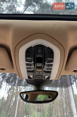Внедорожник / Кроссовер Porsche Cayenne 2014 в 