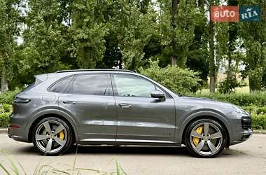 Позашляховик / Кросовер Porsche Cayenne 2022 в 
