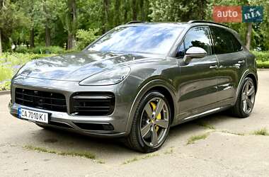 Позашляховик / Кросовер Porsche Cayenne 2022 в 